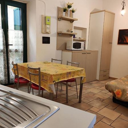 Apartament Bilocale Nella Vecchia Citta' Di Mentone Zewnętrze zdjęcie