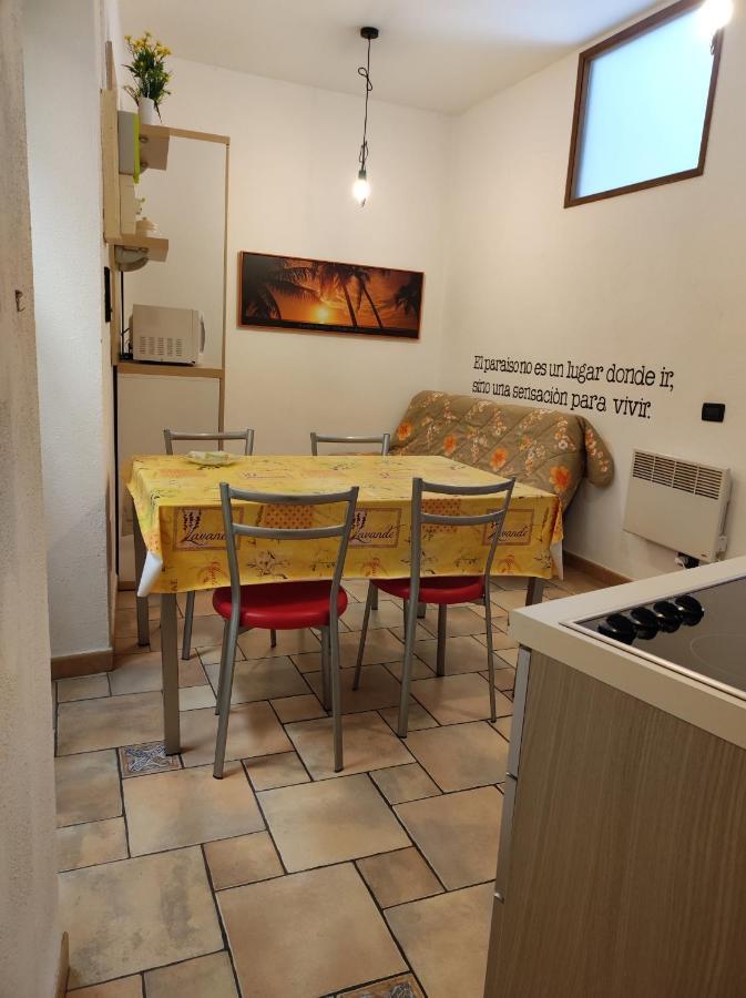 Apartament Bilocale Nella Vecchia Citta' Di Mentone Zewnętrze zdjęcie